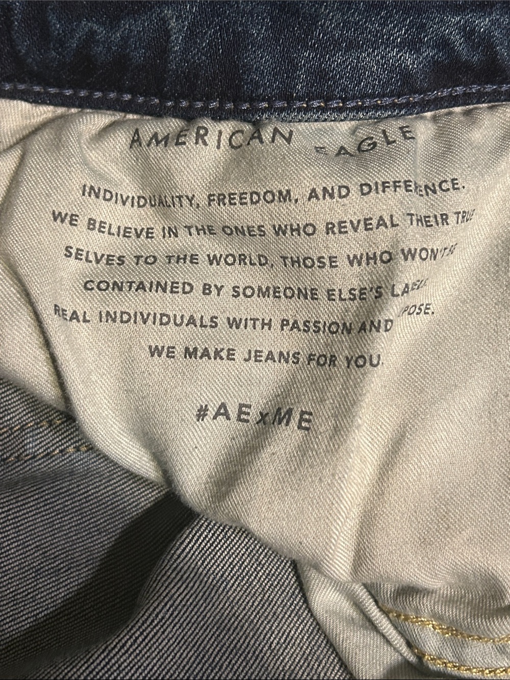 American Eagle Outfitters Men’s Dark Wash Relaxed Jeans - Picture 8 of 10